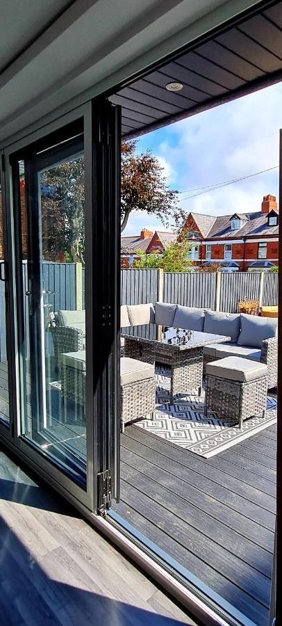 Lovely Unit Elgin Drive Coastal Bliss Your Seaside Retreat With City Excitement Wallasey Eksteriør bilde