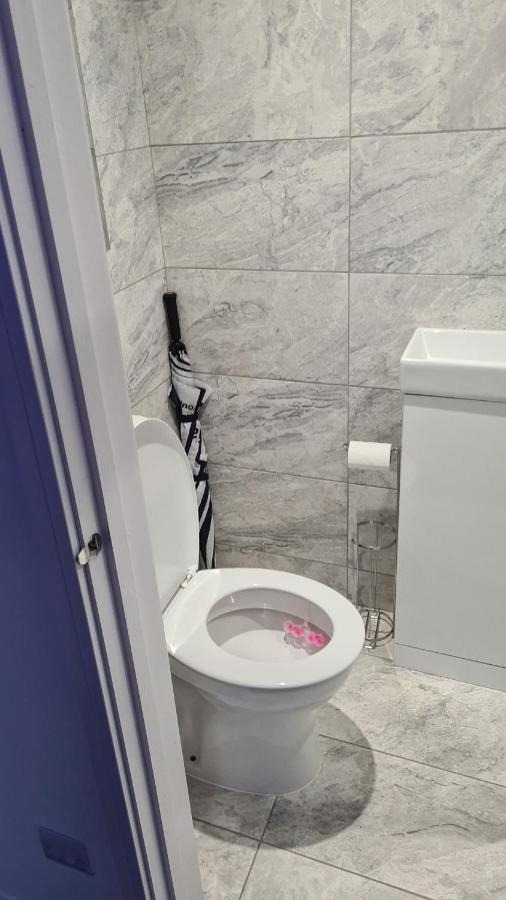 Lovely Unit Elgin Drive Coastal Bliss Your Seaside Retreat With City Excitement Wallasey Eksteriør bilde
